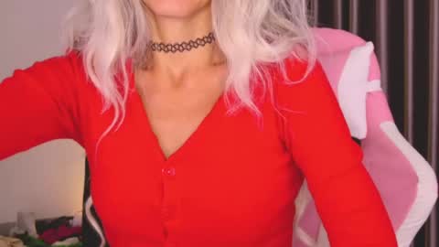 Snapshot of goddess_stars chatting on June 2026 12:11:01 PM Katarina online show from June 2026 12:11:01 PM