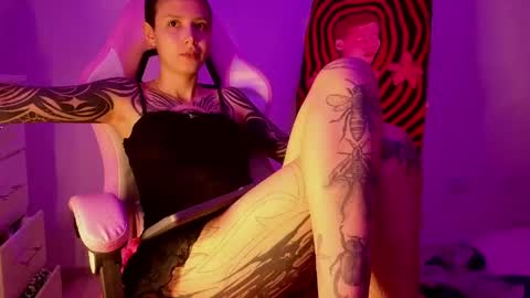 vee online show from April 2026 11:24:02 PM