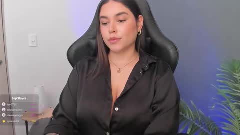 Miss Veronica  - The Supreme   online show from October 2025 05:26:02 PM