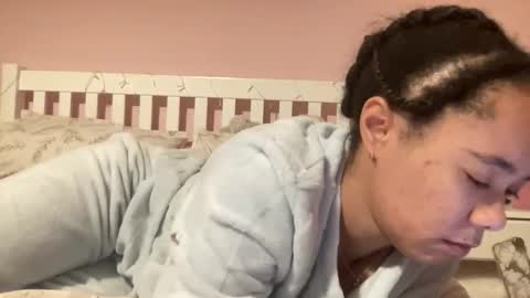 Snapshot of goddesselxo chatting on April 2026 09:01:01 PM Goddess L online show from April 2026 09:01:01 PM