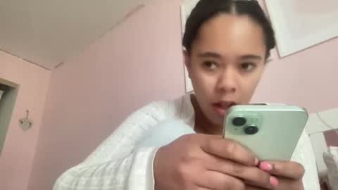 Snapshot of goddesselxo chatting on April 2026 08:26:02 AM Goddess L online show from April 2026 08:26:02 AM