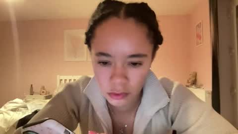 Snapshot of goddesselxo chatting on April 2026 09:27:01 PM Goddess L online show from April 2026 09:27:01 PM