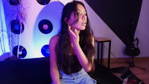 Julieta online show from September 2025 07:15:02 PM