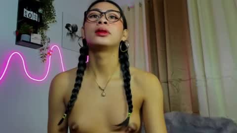 Kyla and Nian online show from February 2026 01:43:02 AM