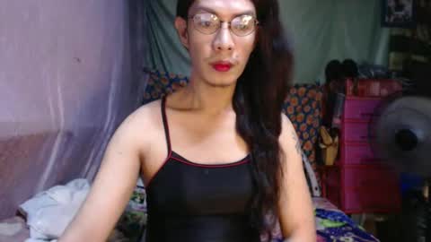 Snapshot of goddesssonyaxxx chatting on October 2025 06:24:01 AM KENNY DOLL online show from October 2025 06:24:01 AM