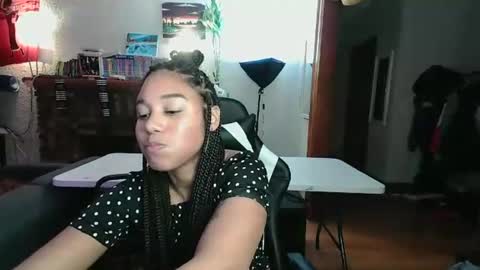 Snapshot of goddesstinaruiz chatting on January 2025 12:12:01 AM Goddess Tina 3 online show from January 2025 12:12:01 AM