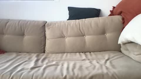 J online show from October 2025 10:51:01 AM