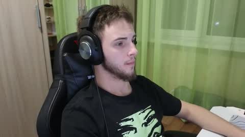 Golden boyyy21 online show from December 2025 06:26:01 PM