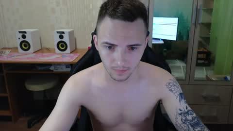Golden boyyy21 online show from July 2026 06:32:01 PM