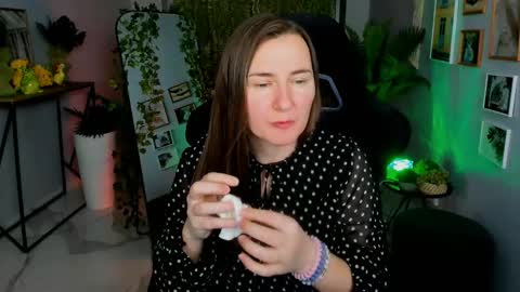 Snapshot of golden_dragones chatting on May 2026 08:43:02 AM Gloria online show from May 2026 08:43:02 AM