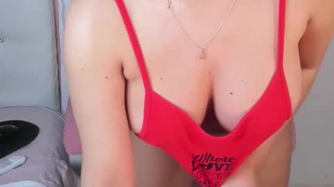 golden_issy online show from January 2026 01:30:01 AM