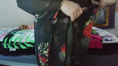 XxPretentious PeachxX online show from April 2026 07:17:02 AM