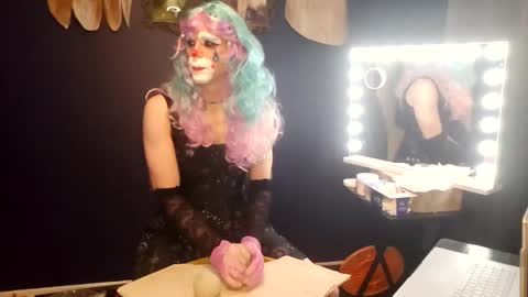 Snapshot of goldenfoil chatting on November 2025 01:55:02 PM Lilly online show from November 2025 01:55:02 PM