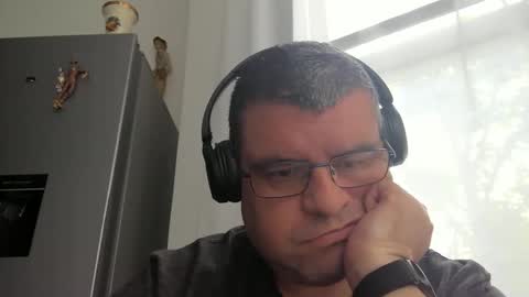 Snapshot of gomezgonz5 chatting on October 2025 03:24:01 PM gomezgonz5 online show from October 2025 03:24:01 PM