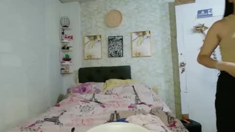 geneviev online show from April 2026 02:37:02 PM