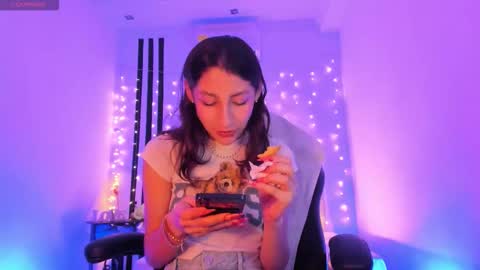 i am Jessi  I love animals and drawing I hope to get along with everyone. XOXO online show from February 2026 06:59:02 PM