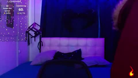 goth_minerva online show from November 2025 01:32:01 PM