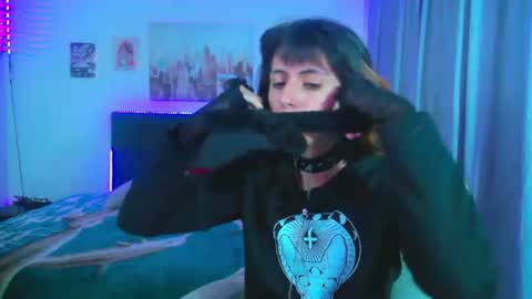 Snapshot of goth_minerva chatting on June 2026 01:32:01 PM goth_minerva online show from June 2026 01:32:01 PM