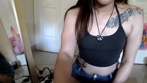 Snapshot of gothbaby305 chatting on February 2025 08:49:01 PM gothbaby305 online show from February 2025 08:49:01 PM