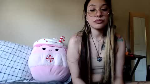 Snapshot of gothbaby305 chatting on February 2025 10:10:02 PM gothbaby305 online show from February 2025 10:10:02 PM