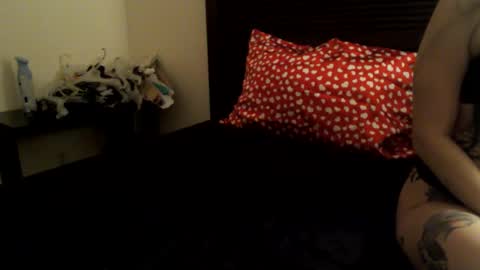 Snapshot of gothbaby305 chatting on March 2025 07:51:02 AM gothbaby305 online show from March 2025 07:51:02 AM