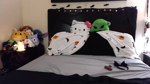 Snapshot of gothbaby305 chatting on October 2025 02:11:02 AM gothbaby305 online show from October 2025 02:11:02 AM