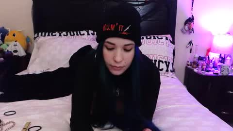 Snapshot of gothbaby305 chatting on November 2025 02:23:02 AM gothbaby305 online show from November 2025 02:23:02 AM