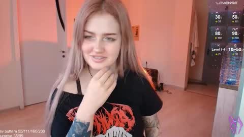 traumfrau Kira angel face devil eyes I SELL A LOT VIDEO IN GALLERY online show from February 2026 02:13:01 PM