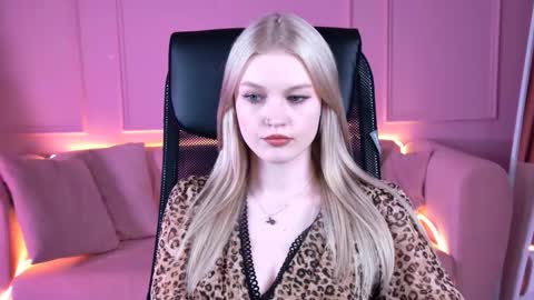 Grace Glamour online show from December 2025 01:15:01 PM