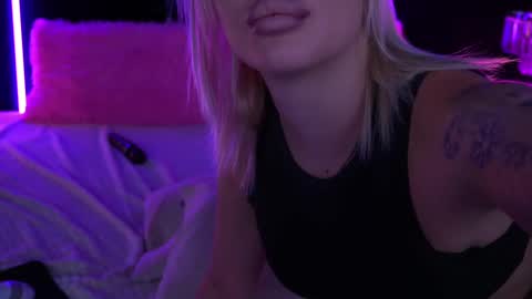 Snapshot of gracehotdavies chatting on February 2025 09:11:02 PM Grace online show from February 2025 09:11:02 PM