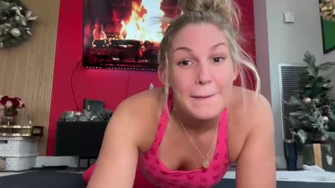 Gracie Mae online show from December 2024 06:39:01 PM