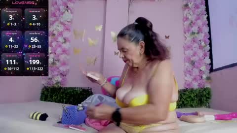 Snapshot of grandmother_milf chatting on May 2026 12:37:02 PM Mi Name is violeta online show from May 2026 12:37:02 PM