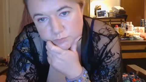 Snapshot of grateful42day chatting on December 2025 09:27:01 AM grateful42day online show from December 2025 09:27:01 AM