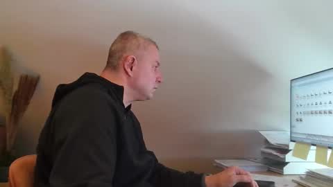 grau197077 online show from February 2026 09:38:01 AM