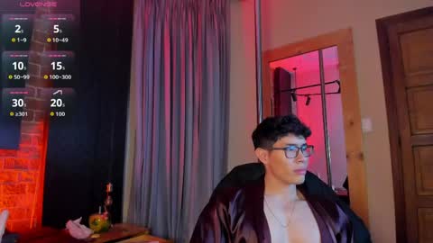 Snapshot of grayandrews chatting on June 2026 12:03:01 AM grayandrews online show from June 2026 12:03:01 AM