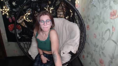 Lina online show from September 2025 05:18:01 PM