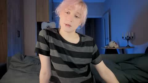Snapshot of gregory_byyrd chatting on May 2026 09:12:02 PM Greg-independent model online show from May 2026 09:12:02 PM
