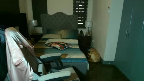 Snapshot of greta_v chatting on October 2025 02:21:02 AM greta_v online show from October 2025 02:21:02 AM