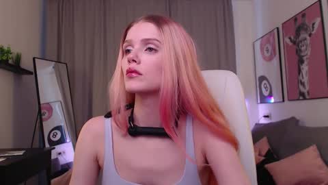 gretchen_mol online show from November 2025 07:33:02 AM