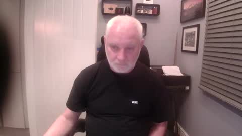 greyfox_6000 online show from January 2025 09:11:02 PM