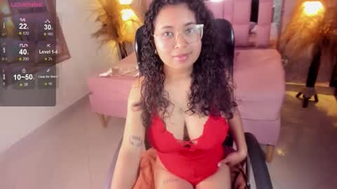 Snapshot of griselle_rousse chatting on October 2025 04:18:01 PM online show from October 2025 04:18:01 PM