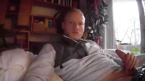 gruendamien online show from January 2025 02:57:01 PM