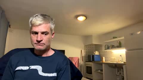 guardiannif_ online show from March 2025 12:29:01 AM