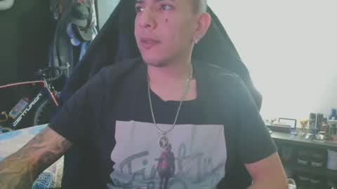 Snapshot of guayaco_ chatting on February 2025 12:32:01 PM Guayaco  online show from February 2025 12:32:01 PM