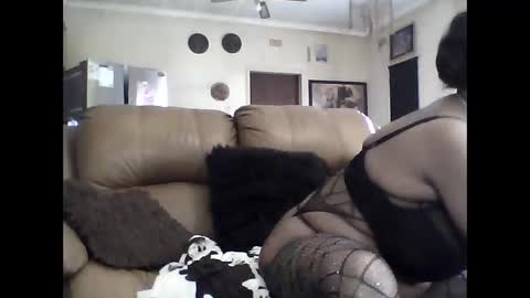 Snapshot of gucci_bx chatting on November 2025 12:33:02 PM gucci-bx online show from November 2025 12:33:02 PM