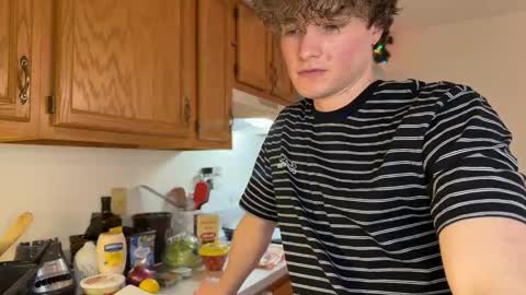 gucciboi4 online show from January 2026 06:53:01 PM