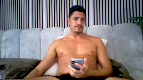 guerillatequilla online show from July 2026 01:20:02 PM