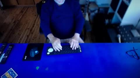 guesswhatigot2 online show from February 2026 01:35:02 AM