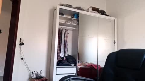 guguzinhox online show from February 2025 11:41:02 AM