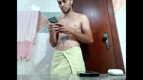 guguzinhox online show from November 2025 07:45:02 PM